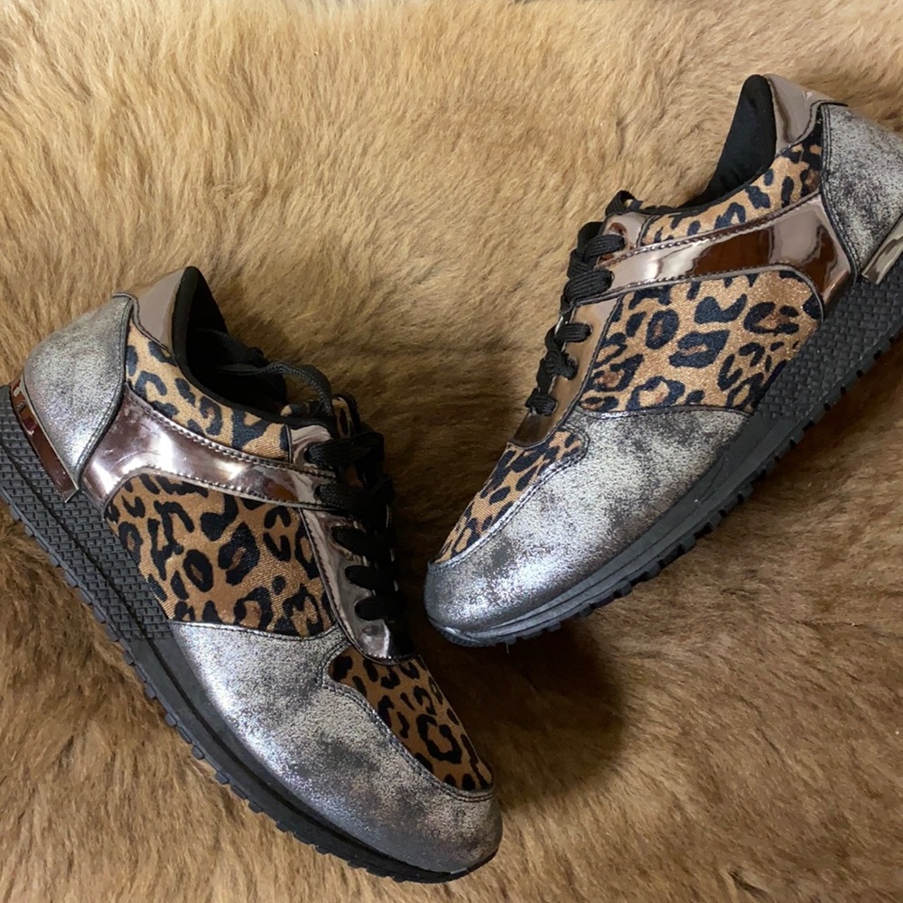 Forever Leopard Print Sneakers 9 NWT - Picture 2 of 11